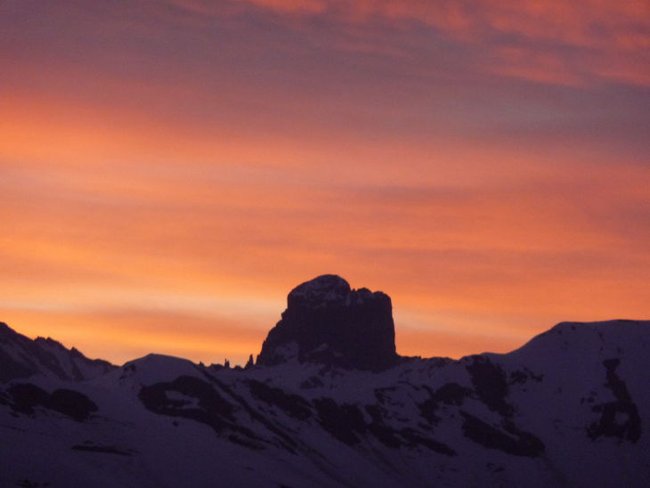 Lever de soleil sur la Pierra Menta