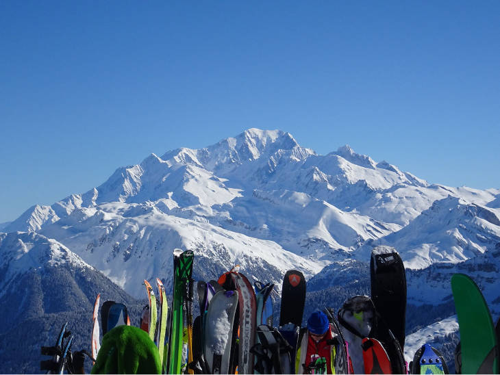 Le Mont-Blanc vu depuis le sommet du Grand Mont pendant la course de ski-alpinisme de la Pierra Menta